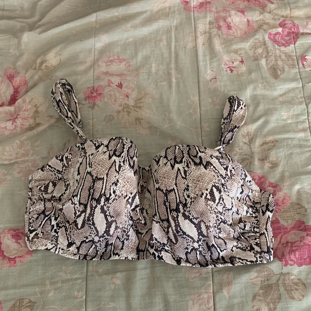 Swimsuit top 38DD